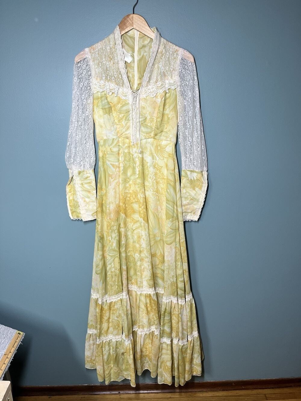 Vintage 1970s Gunne Sax Formal Prairie Dress Cottage Boho Lace Ruffle Dress